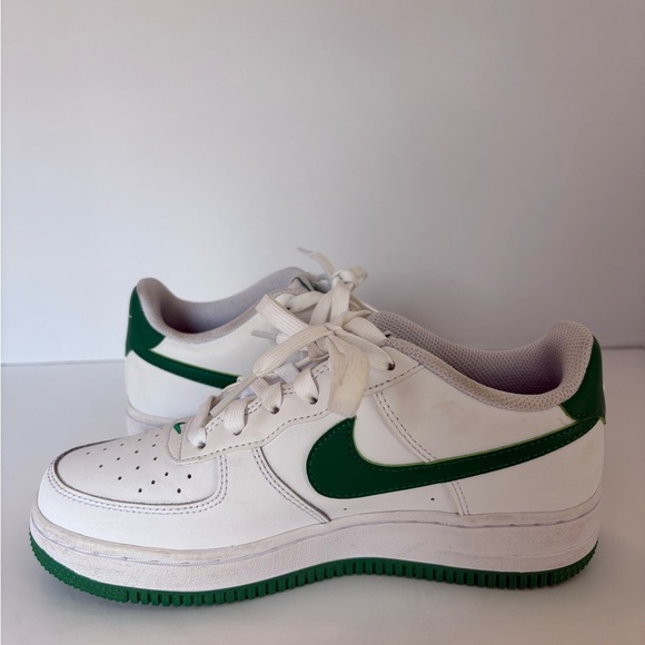 Nike Air Force 1 Low White Green Youth Size 4.5Y (FY5948-103) - Picture 8 of 11